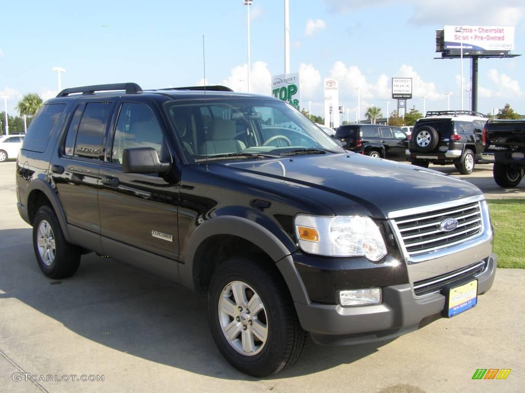 2006 Explorer XLT - Black / Stone photo #7