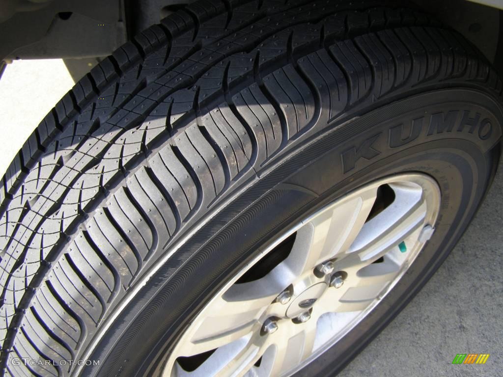 2006 Explorer XLT - Black / Stone photo #12