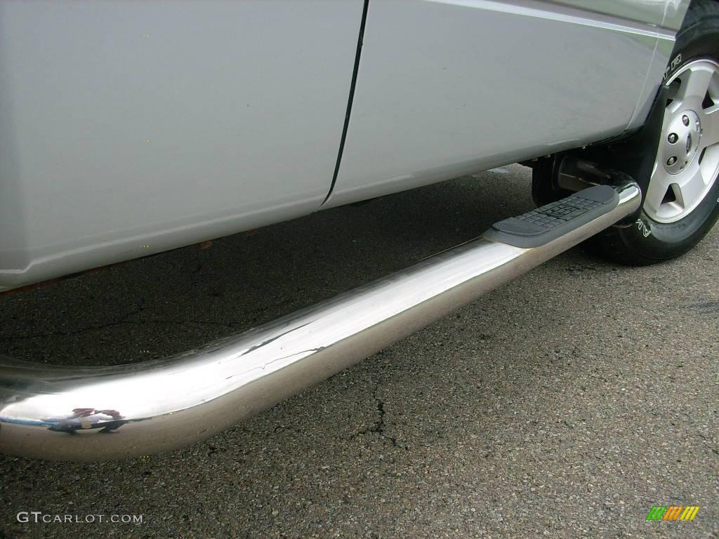 2006 F150 STX Regular Cab 4x4 - Silver Metallic / Medium Flint photo #9