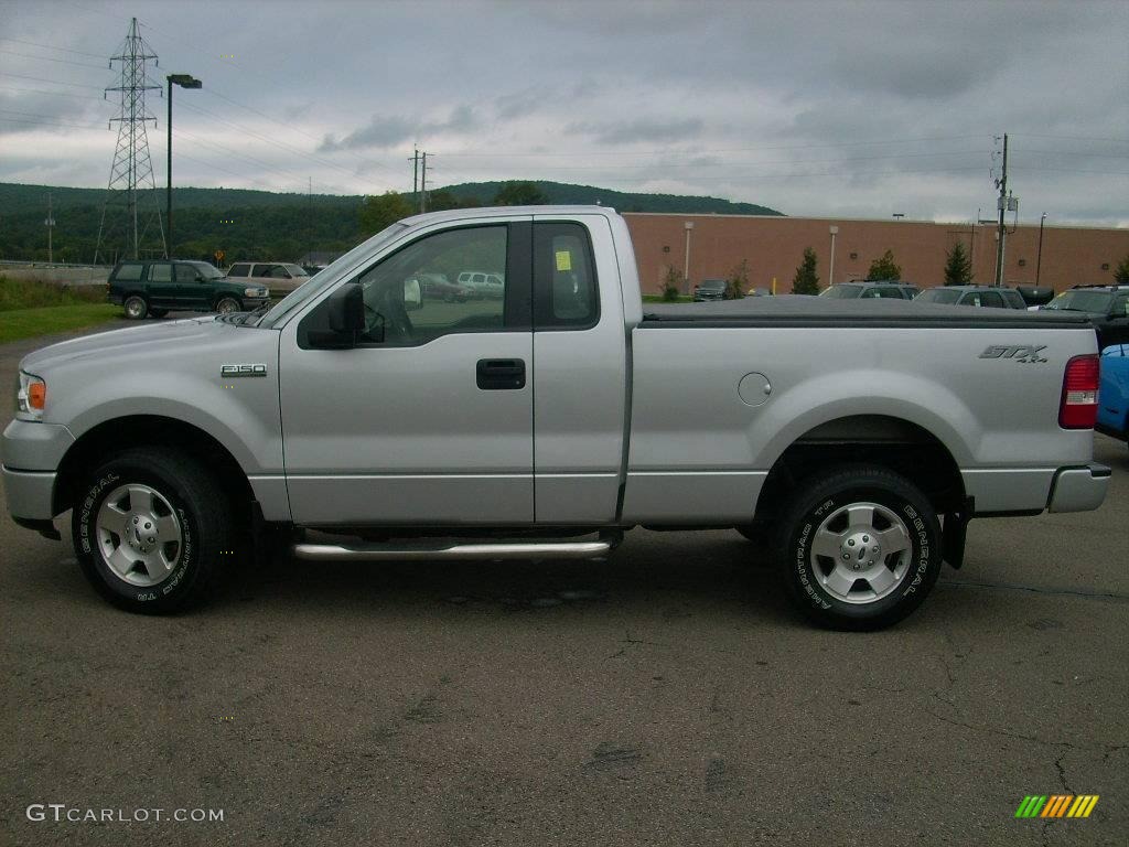 2006 F150 STX Regular Cab 4x4 - Silver Metallic / Medium Flint photo #19