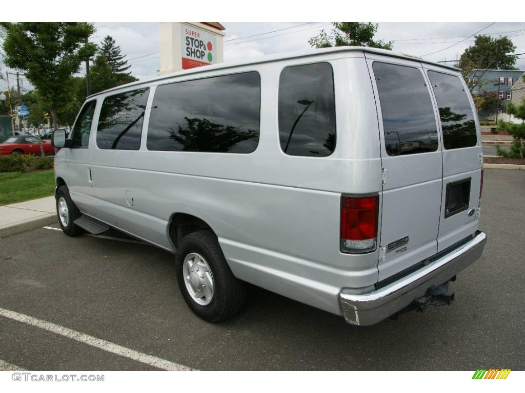 2007 E Series Van E350 Super Duty XLT 15 Passenger - Silver Metallic / Medium Flint Grey photo #7