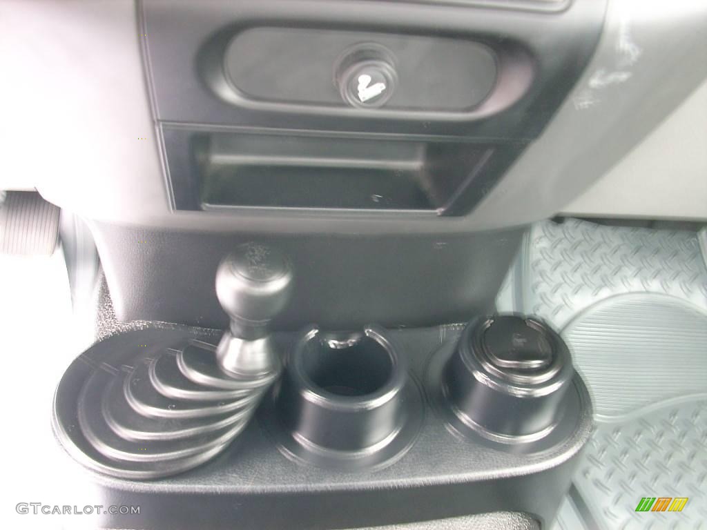 2006 F150 STX Regular Cab 4x4 - Silver Metallic / Medium Flint photo #26