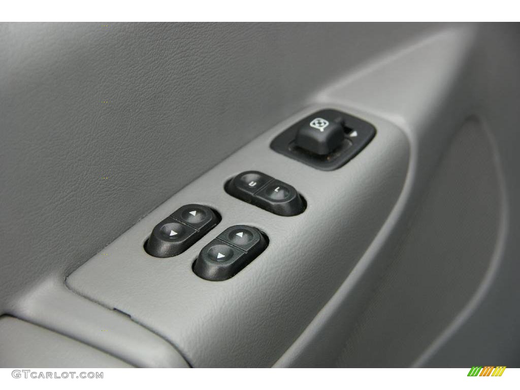 2007 E Series Van E350 Super Duty XLT 15 Passenger - Silver Metallic / Medium Flint Grey photo #14