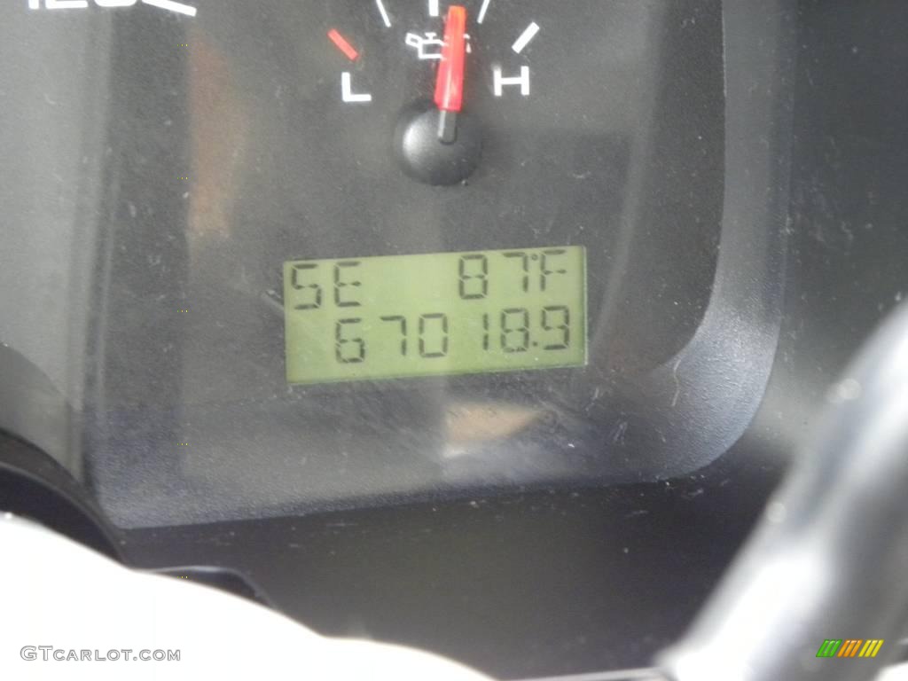 2005 F150 XLT SuperCrew - Dark Toreador Red Metallic / Medium Flint Grey photo #22