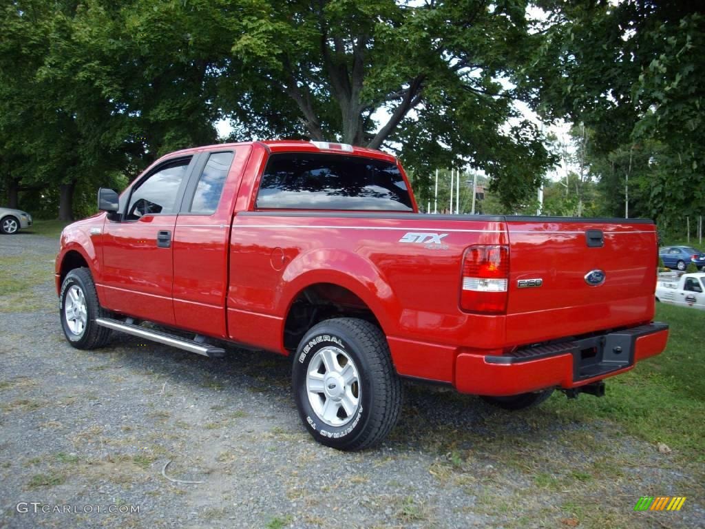 2005 F150 STX SuperCab 4x4 - Bright Red / Medium Flint Grey photo #3