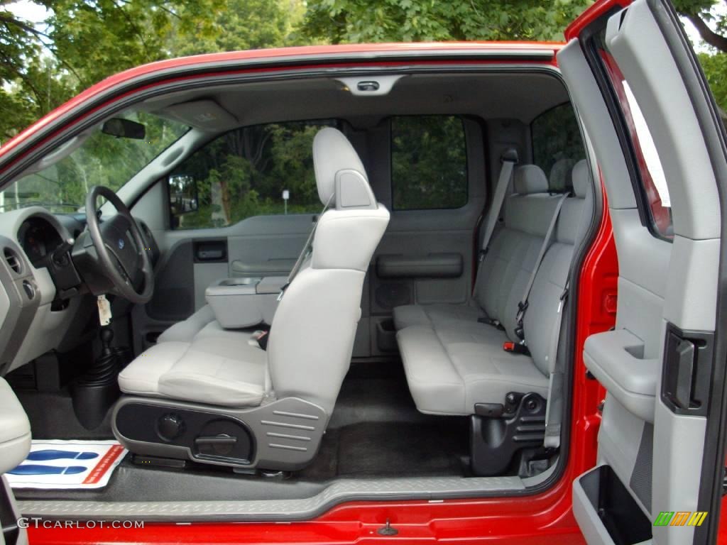 2005 F150 STX SuperCab 4x4 - Bright Red / Medium Flint Grey photo #7