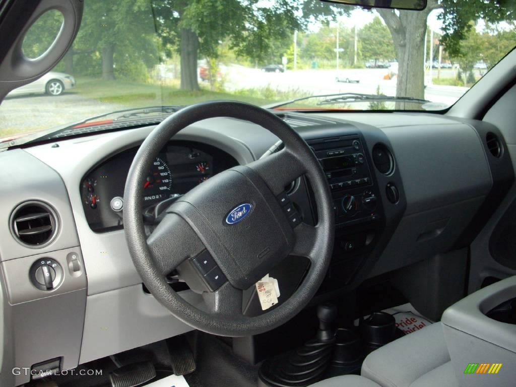 2005 F150 STX SuperCab 4x4 - Bright Red / Medium Flint Grey photo #9