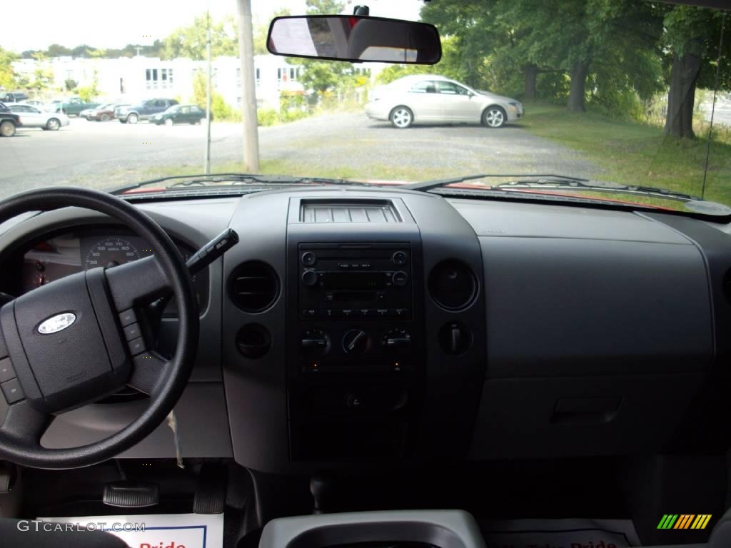 2005 F150 STX SuperCab 4x4 - Bright Red / Medium Flint Grey photo #10