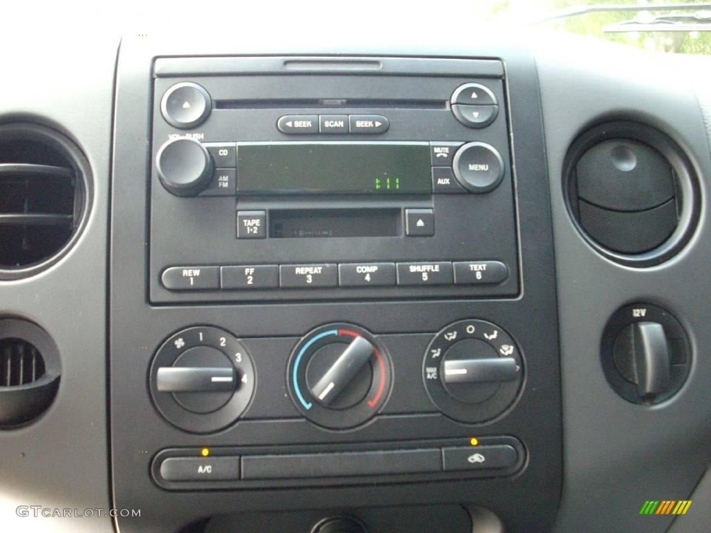 2005 F150 STX SuperCab 4x4 - Bright Red / Medium Flint Grey photo #12