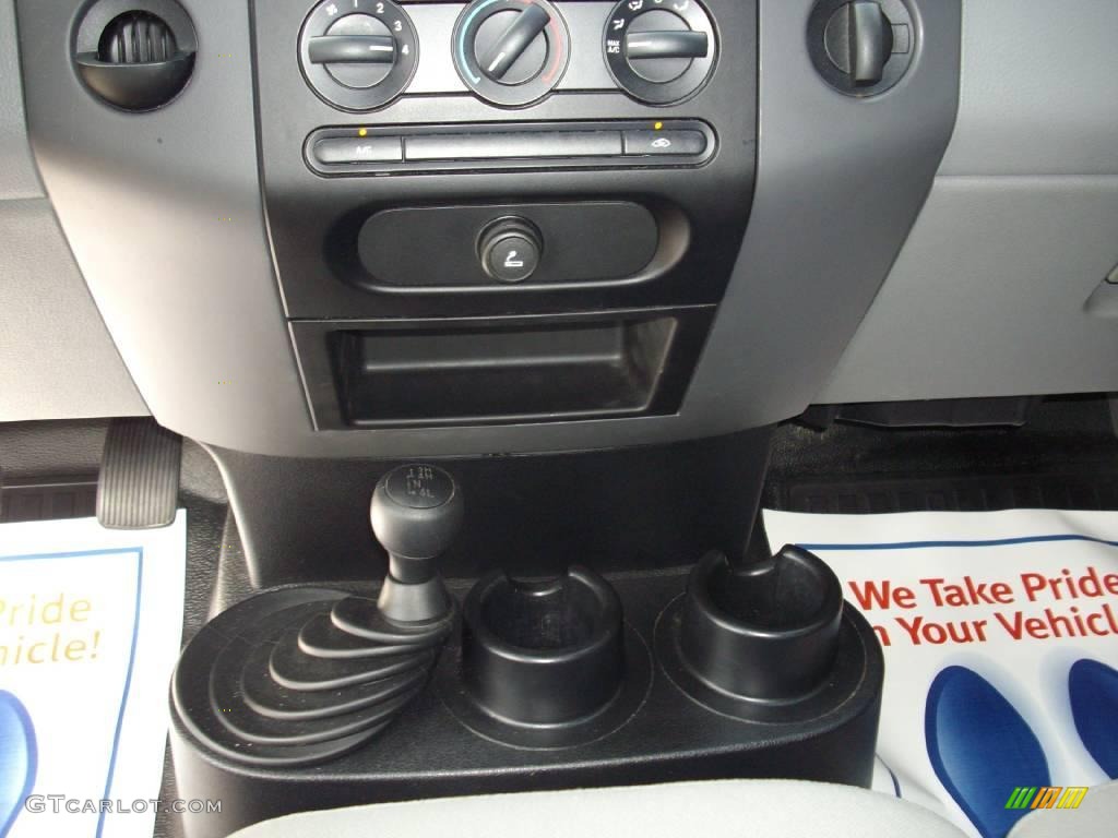 2005 F150 STX SuperCab 4x4 - Bright Red / Medium Flint Grey photo #13