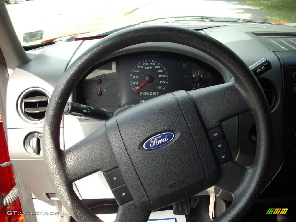 2005 F150 STX SuperCab 4x4 - Bright Red / Medium Flint Grey photo #14