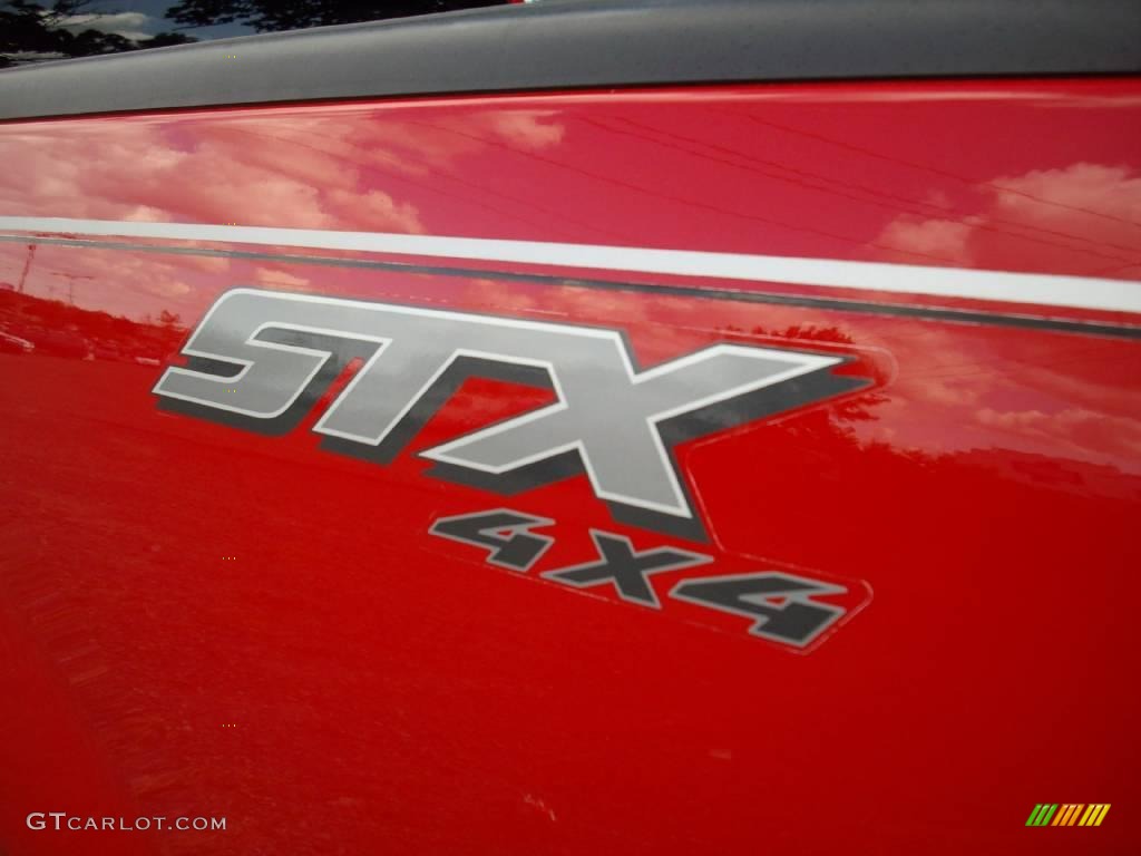 2005 F150 STX SuperCab 4x4 - Bright Red / Medium Flint Grey photo #16