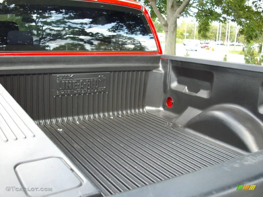 2005 F150 STX SuperCab 4x4 - Bright Red / Medium Flint Grey photo #17