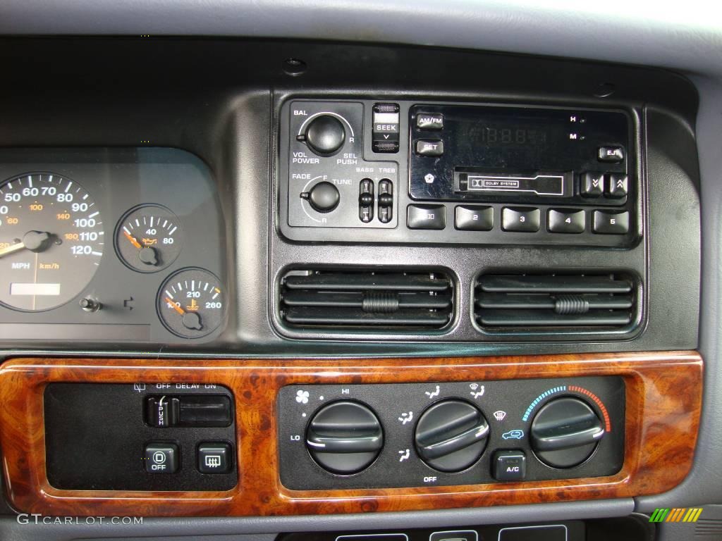 1996 Grand Cherokee Laredo 4x4 - Black / Agate photo #31