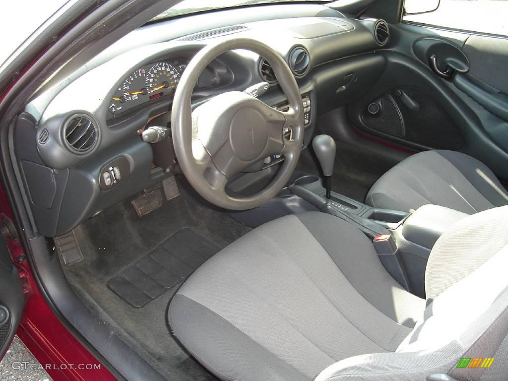 2005 Sunfire Coupe - Sport Red Metallic / Graphite photo #21