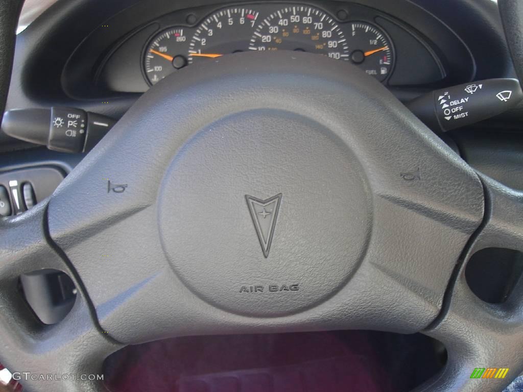 2005 Sunfire Coupe - Sport Red Metallic / Graphite photo #24