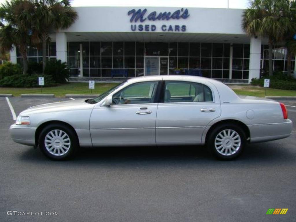 2005 Town Car Signature - Silver Birch Metallic / Beige photo #1