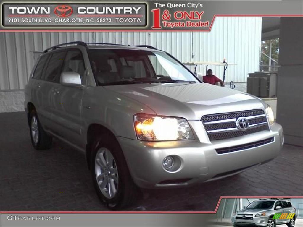 Millenium Silver Metallic Toyota Highlander