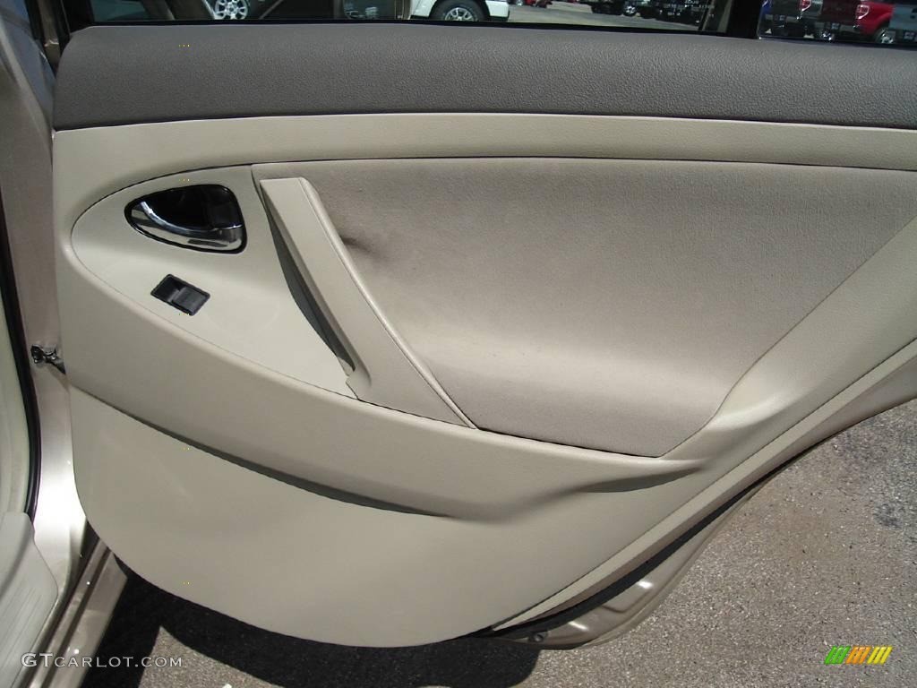 2008 Camry LE - Desert Sand Mica / Bisque photo #17