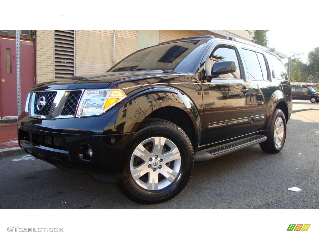 Super Black Nissan Pathfinder