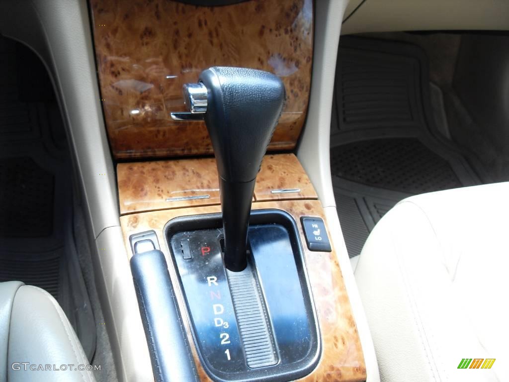 2005 Accord EX-L V6 Sedan - Taffeta White / Ivory photo #16
