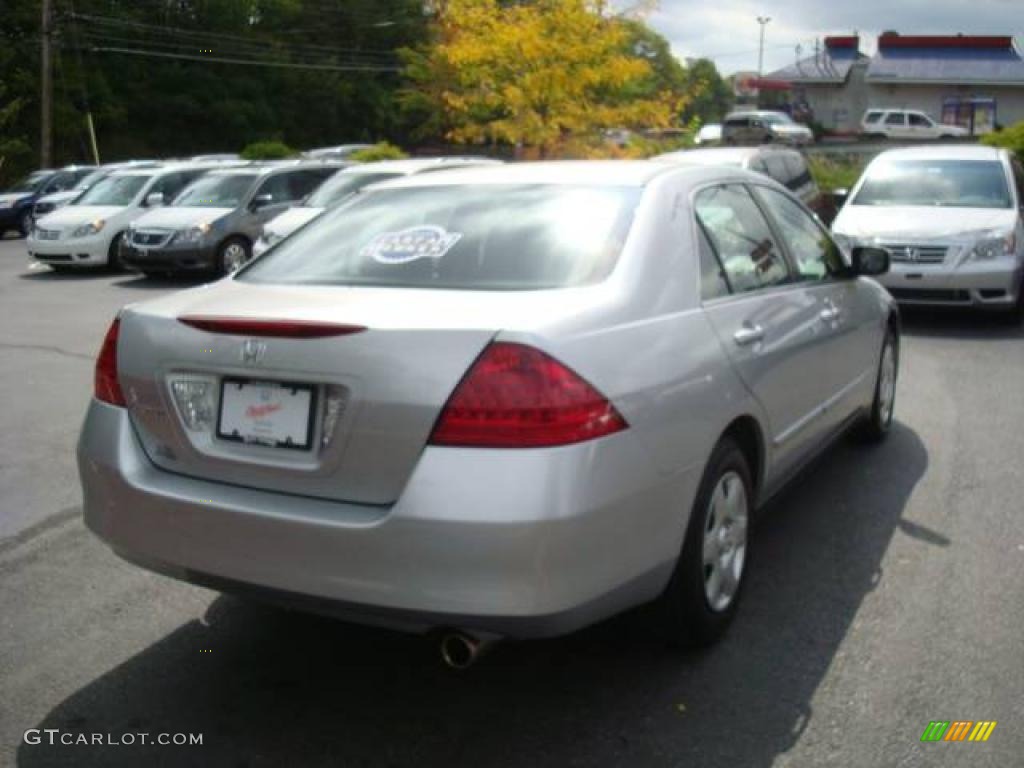 2006 Accord LX Sedan - Alabaster Silver Metallic / Black photo #4