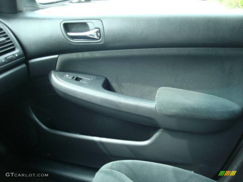 2006 Accord LX Sedan - Alabaster Silver Metallic / Black photo #12