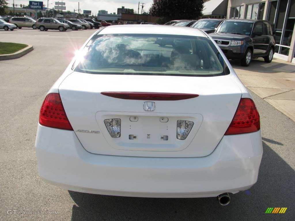 2007 Accord SE Sedan - Taffeta White / Ivory photo #5