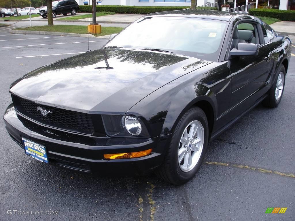 2008 Mustang V6 Deluxe Coupe - Black / Light Graphite photo #1