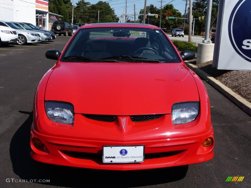 2001 Sunfire SE Coupe - Bright Red / Graphite photo #3