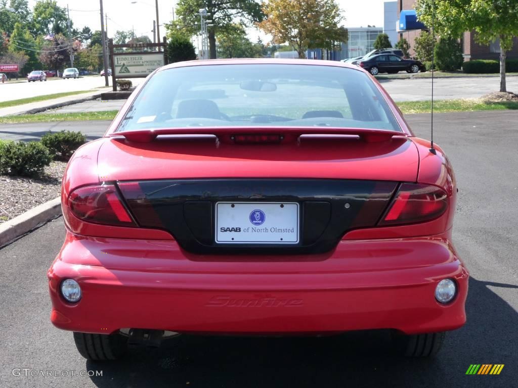 2001 Sunfire SE Coupe - Bright Red / Graphite photo #7