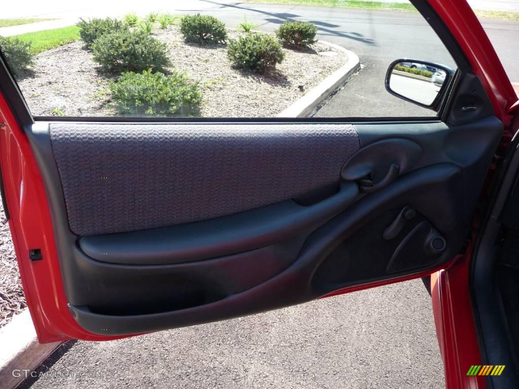 2001 Sunfire SE Coupe - Bright Red / Graphite photo #9