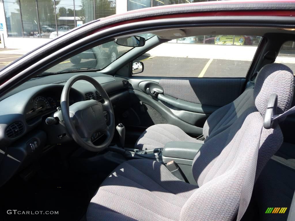 2001 Sunfire SE Coupe - Bright Red / Graphite photo #10