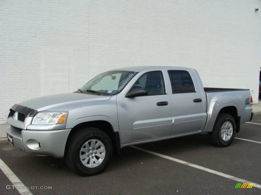 2006 Raider LS Double Cab 4x4 - Alloy Silver / Slate Gray photo #1