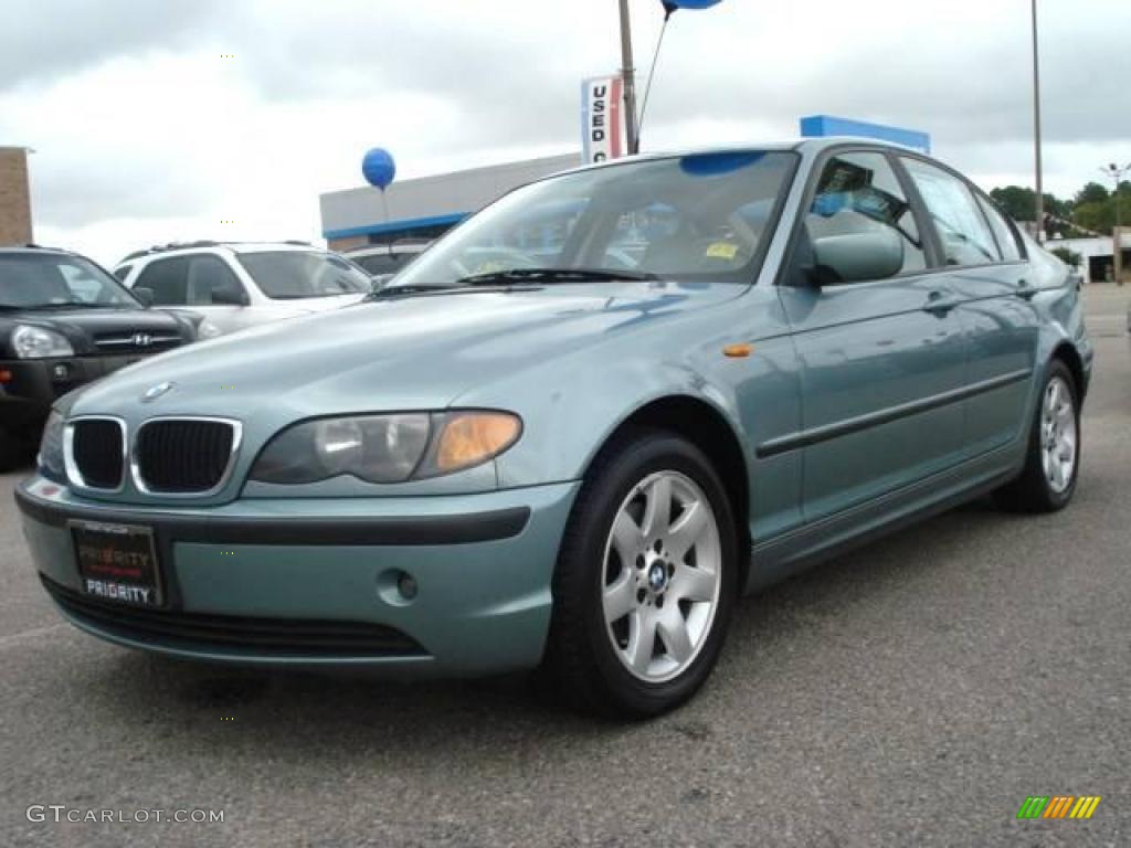 Grey Green Metallic BMW 3 Series