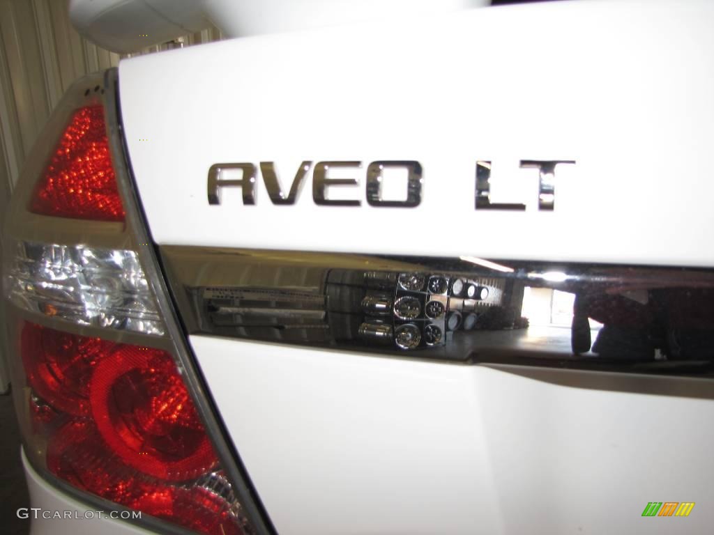 2009 Aveo LT Sedan - Summit White / Charcoal photo #7