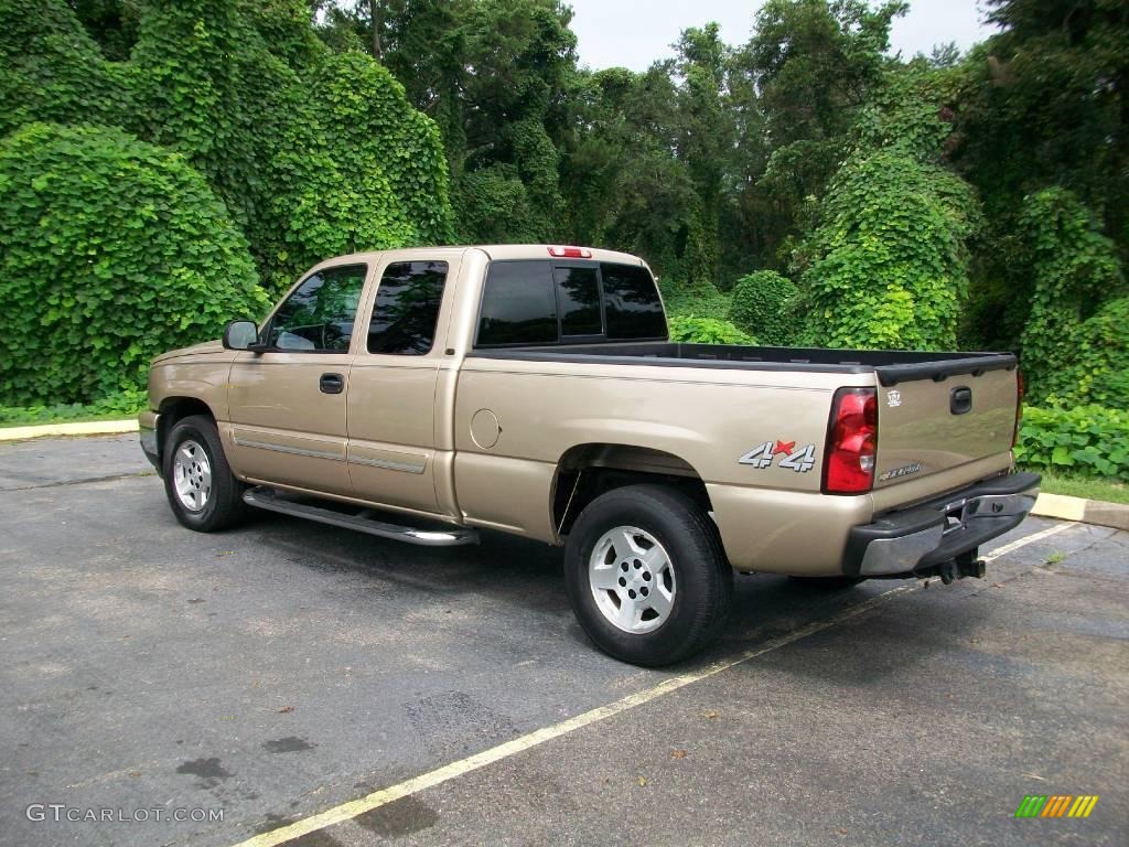 2007 Silverado 1500 Classic LS Extended Cab 4x4 - Sandstone Metallic / Dark Charcoal photo #5