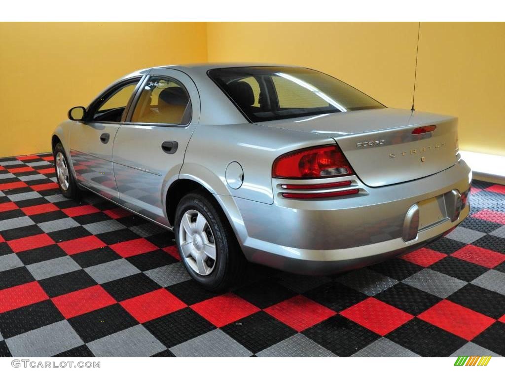 2004 Stratus SE Sedan - Satin Jade Pearlcoat / Dark Slate Gray photo #4