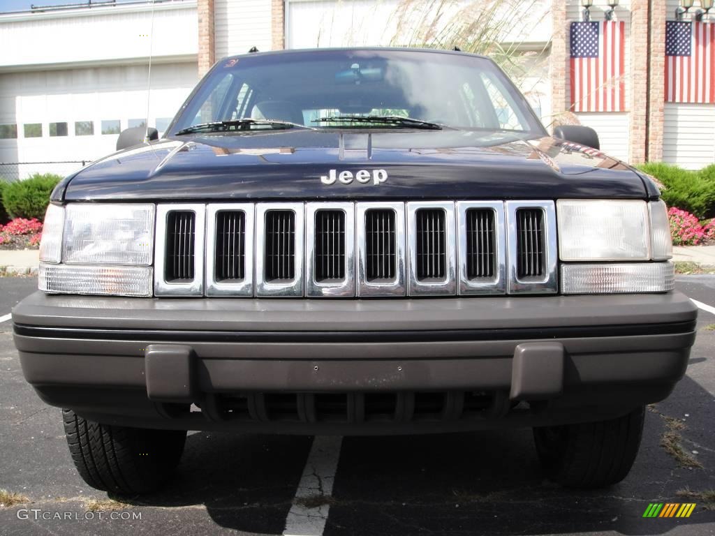 1995 Grand Cherokee Laredo 4x4 - Black / Gray photo #2