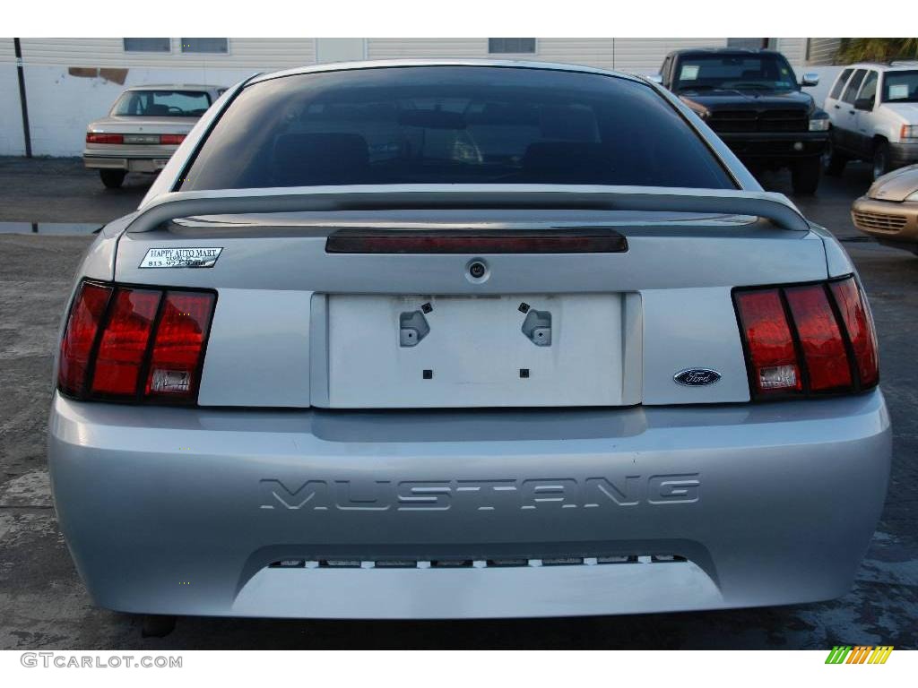 2000 Mustang V6 Coupe - Silver Metallic / Medium Graphite photo #5