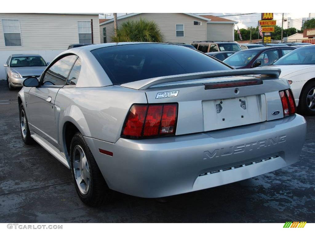 2000 Mustang V6 Coupe - Silver Metallic / Medium Graphite photo #10