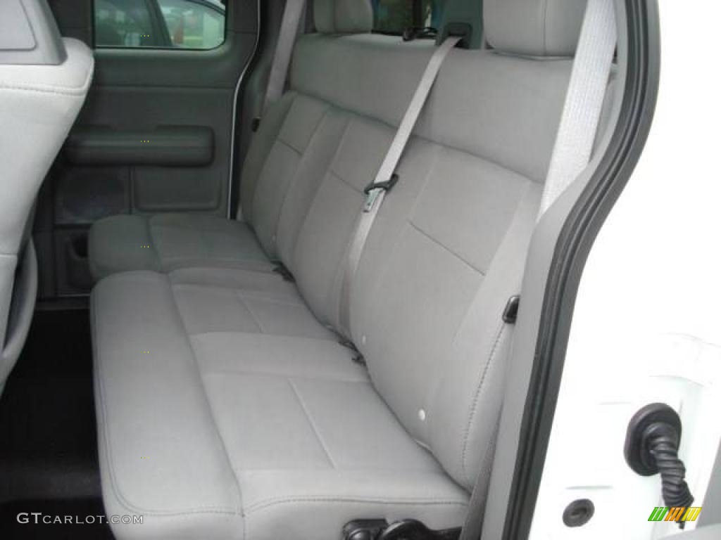 2005 F150 STX SuperCab 4x4 - Oxford White / Medium Flint Grey photo #10