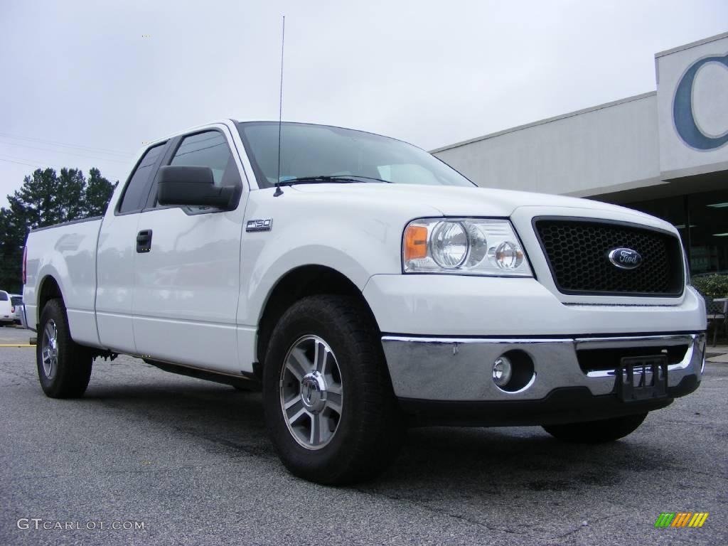 2006 F150 XLT SuperCab - Oxford White / Medium Flint photo #2