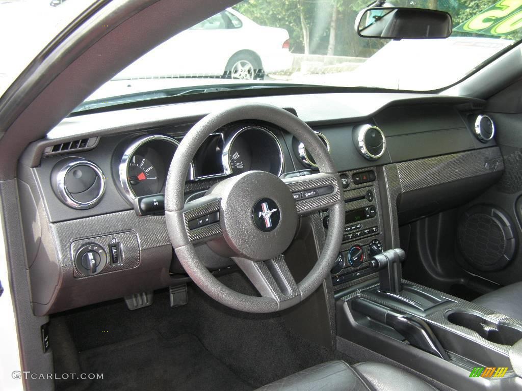 2005 Mustang V6 Premium Coupe - Satin Silver Metallic / Dark Charcoal photo #11