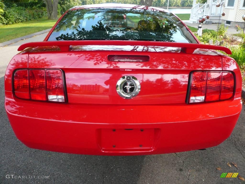 2005 Mustang V6 Premium Coupe - Torch Red / Dark Charcoal photo #3