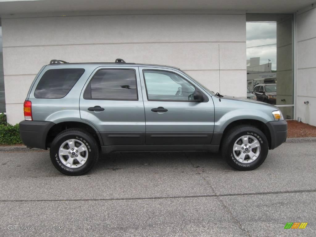 2005 Escape XLT V6 4WD - Titanium Green Metallic / Medium/Dark Flint Grey photo #2