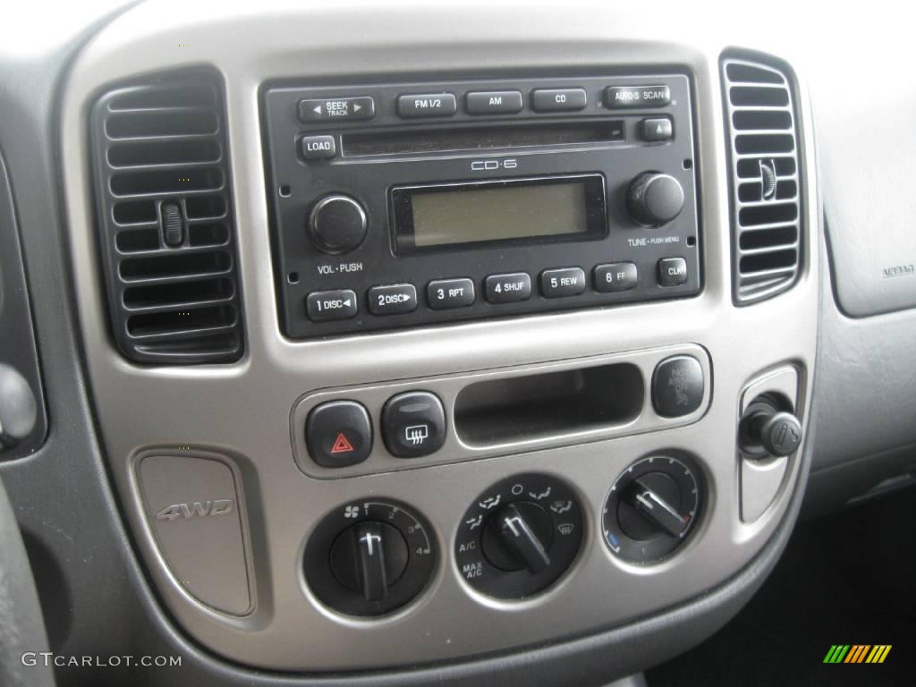 2005 Escape XLT V6 4WD - Titanium Green Metallic / Medium/Dark Flint Grey photo #9