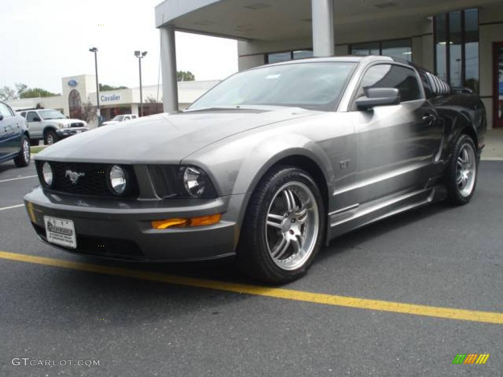 Black Ford Mustang