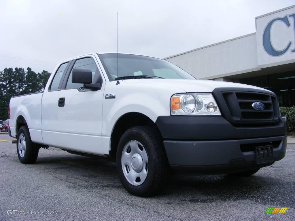 2006 F150 XL SuperCab - Oxford White / Medium/Dark Flint photo #2
