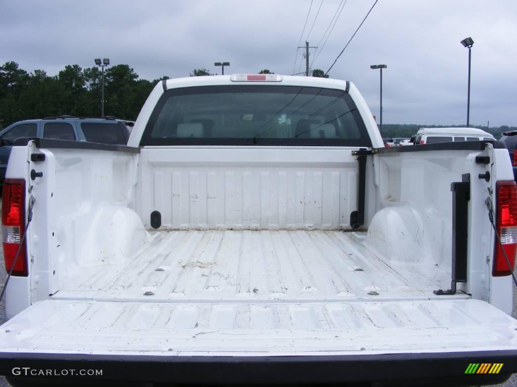 2006 F150 XL SuperCab - Oxford White / Medium/Dark Flint photo #14